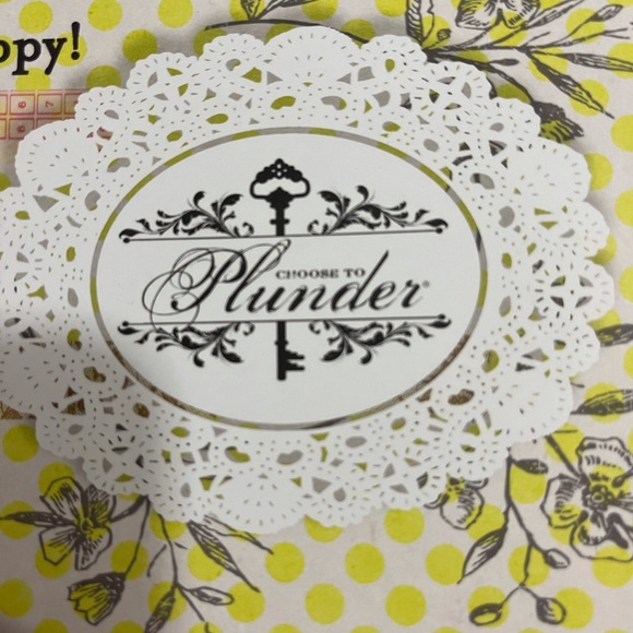 Plunder Pineapple Necklace and Earring set - Picture 5 of 6